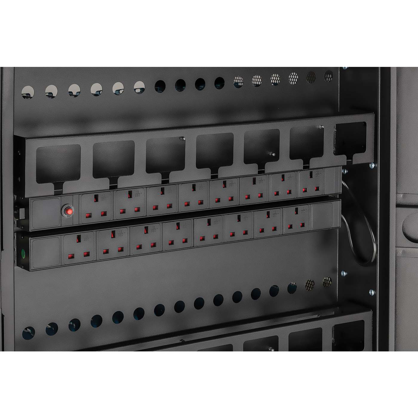 UK 32-Port AC Charging Cart Image 12